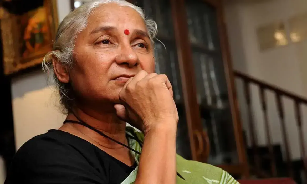 ദത്ത്​ വിവാദം; മുഖ്യമന്ത്രി മറുപടി പറയണം -മേധ പട്​കർ