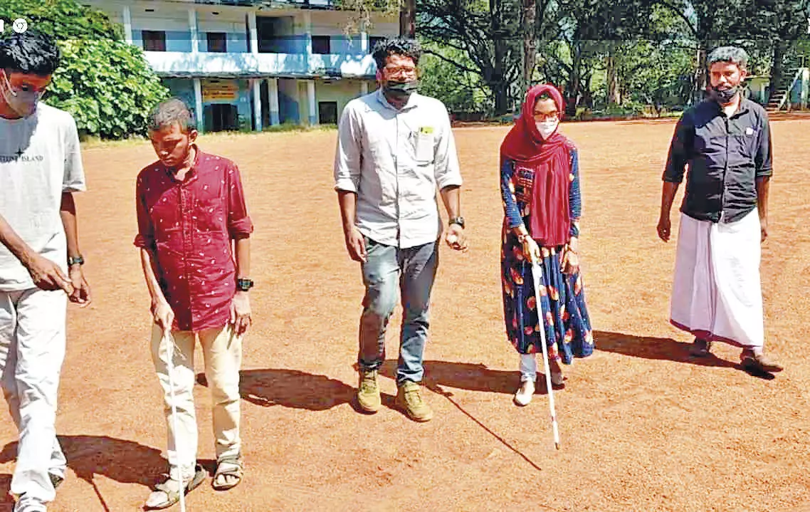 Visual limitations; You can use a smartphone Training camp was conducted in Manjeri