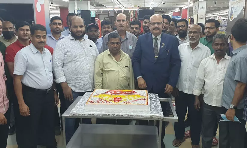 പ്ര​വാ​സ​ത്തി​ന്​ വി​രാ​മം:  സ്​​നേ​ഹ​ത്ത​ണ​ലി​ൽ   മു​ഹ​മ്മ​ദ​ലി നാ​ട​ണ​ഞ്ഞു