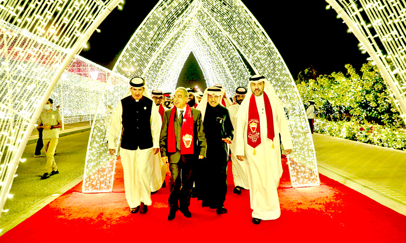 ദേ​ശീ​യ ദി​നം: ഡി​സം​ബ​ർ 16 റോ​ഡ്​ അ​ല​ങ്ക​രി​ച്ചു