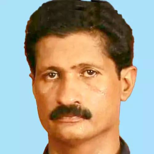 കാ​ർ ബൈ​ക്കി​ലി​ടി​ച്ച് പ​രി​ക്കേ​റ്റ ഗൃ​ഹ​നാ​ഥ​ൻ മ​രി​ച്ചു