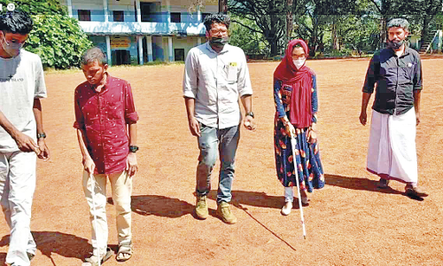 Visual limitations; You can use a smartphone Training camp was conducted in Manjeri