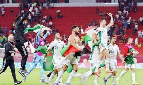 തീപാറും സെമി പോരാട്ടങ്ങൾ