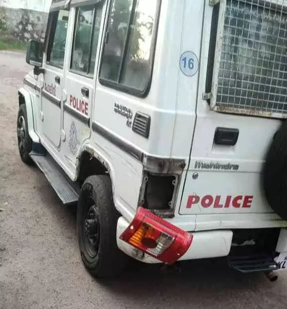 പന്തളത്ത് പരാതി അന്വേഷിക്കാനെത്തിയ പൊലീസിന് നേരെ ആക്രമണം, എസ്.ഐയുടെ കാലൊടിഞ്ഞു