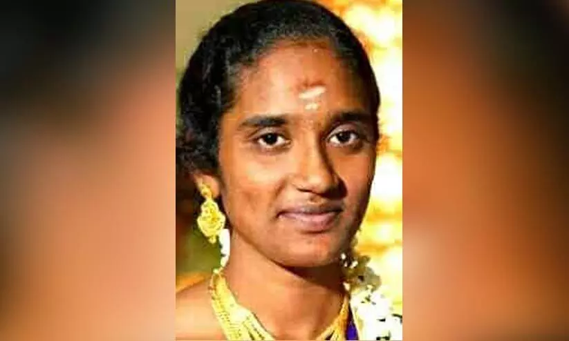 ഭർത്താവിനെ കൊല്ലാൻ ക്വട്ടേഷൻ നൽകിയ യുവതി ആത്മഹത്യ ചെയ്തു; 5 പേർ അറസ്റ്റിൽ