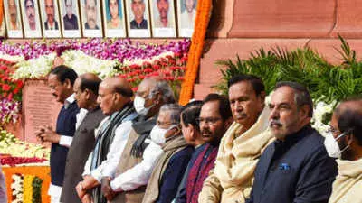 പാർലമെൻറ്​ ആക്രമണത്തി​ന്​ 20 വർഷം: ആദരാഞ്ജലി അർപ്പിച്ച് രാജ്യം