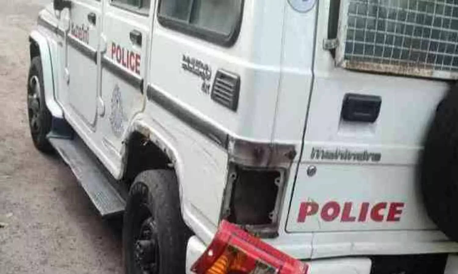 പന്തളത്ത് പരാതി അന്വേഷിക്കാനെത്തിയ പൊലീസിന് നേരെ ആക്രമണം, എസ്.ഐയുടെ കാലൊടിഞ്ഞു