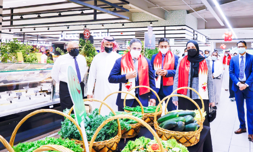 ഹ​രി​ത​വ​ത്​​ക​ര​ണ പ​ദ്ധ​തി​ക്ക്​ പി​ന്തു​ണ​യു​മാ​യി ലു​ലു ഗ്രൂ​പ്​