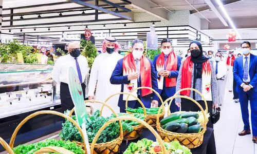 ഹ​രി​ത​വ​ത്​​ക​ര​ണ പ​ദ്ധ​തി​ക്ക്​ പി​ന്തു​ണ​യു​മാ​യി ലു​ലു ഗ്രൂ​പ്​