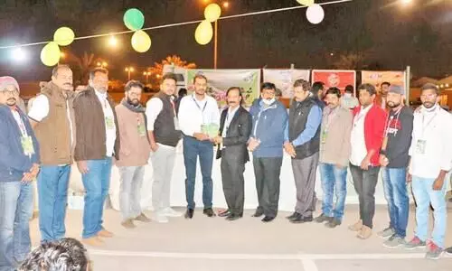 വ​ടം​വ​ലി മ​ത്സ​ര​വും റ​പ്പാ​യി തീ​റ്റ​മ​ത്സ​ര​വും സം​ഘ​ടി​പ്പി​ച്ചു