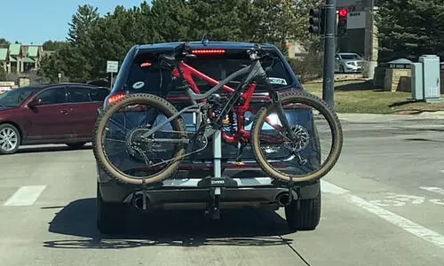 വാ​ഹ​ന​ങ്ങ​ളു​ടെ ന​മ്പ​ർ​േ​പ്ല​റ്റ്​​ മ​റ​ച്ചാ​ൽ ശി​ക്ഷ