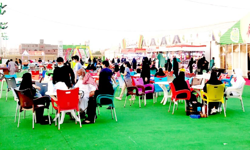 യാം​ബു മേ​ള​യി​ൽ സ്വ​ദേ​ശി കു​ടും​ബ​ങ്ങ​ളു​ടെ പ്ര​വാ​ഹം