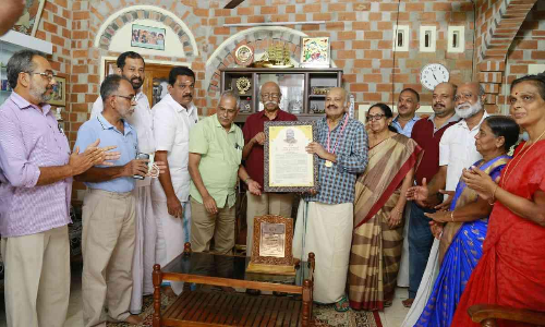 സാഹിത്യ അക്കാദമിയുടെ വിശിഷ്ഠാംഗത്വം സാഹിത്യകാരന്‍ സേതുവിന് നല്‍കി