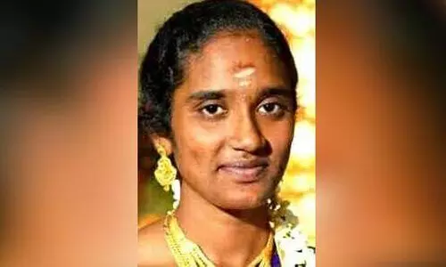 ഭർത്താവിനെ കൊല്ലാൻ ക്വട്ടേഷൻ നൽകിയ യുവതി ആത്മഹത്യ ചെയ്തു; 5 പേർ അറസ്റ്റിൽ ഭർത്താവിനെ കൊല്ലാൻ ക്വട്ടേഷൻ നൽകിയ യുവതി ആത്മഹത്യ ചെയ്തു; 5 പേർ അറസ്റ്റിൽ