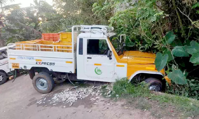 മത്സ്യം കയറ്റിവന്ന വാഹനം ക്വട്ടേഷൻ സംഘം തട്ടിയെടുത്തു