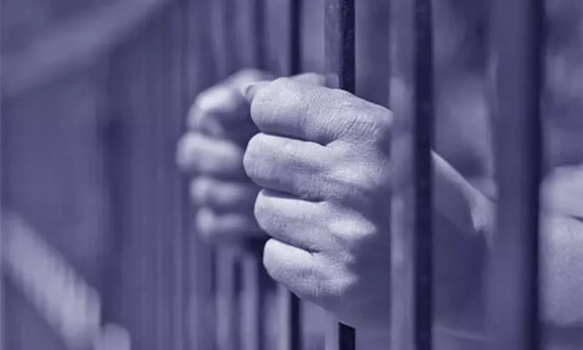 18.5 കോടി ദിർഹമിന്റെ കള്ളപ്പണ ഇടപാട്: മൂന്ന് ഇന്ത്യക്കാർ ഉൾപ്പെടെ 13 പേർക്ക് തടവ് 18.5 കോടി ദിർഹമിന്റെ കള്ളപ്പണ ഇടപാട്: മൂന്ന് ഇന്ത്യക്കാർ ഉൾപ്പെടെ 13 പേർക്ക് തടവ്