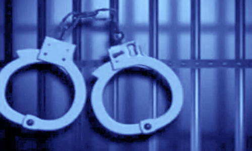 പാർക്കിൽ സ്​ത്രീക​െള ശല്യപ്പെടുത്തിയ മൂന്നുപേർ അറസ്​റ്റിൽ