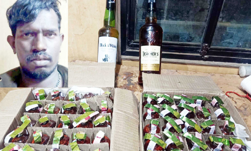 ഡാ​ൾ​ഡ​യു​ടെ മ​റ​വി​ൽ  മദ്യം കടത്തിയയാൾ എക്സൈസ് പിടിയിൽ