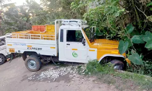മത്സ്യം കയറ്റിവന്ന വാഹനം ക്വട്ടേഷൻ സംഘം തട്ടിയെടുത്തു