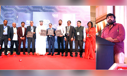 ദേ​ശീ​യ​ദി​ന സ​മ്മേ​ള​നം വ​ർ​ണാ​ഭ​മാ​ക്കി ഐ.​പി.​എ