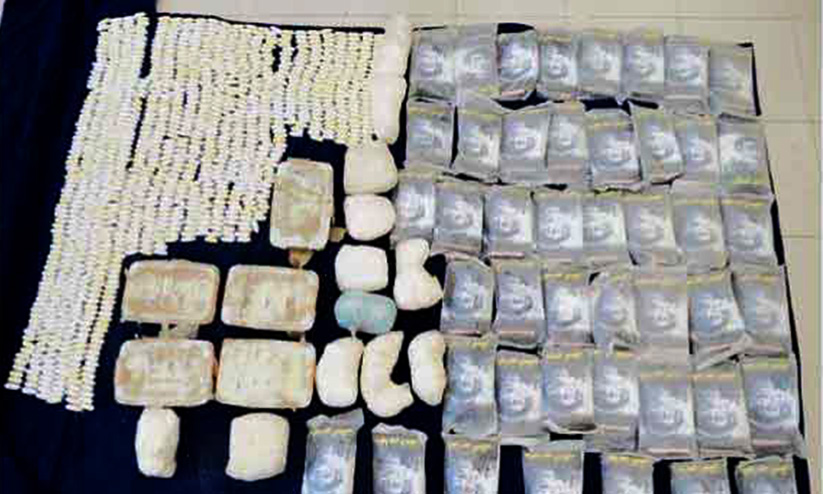 74 കിലോ മയക്കുമരുന്നുമായി നാല് വിദേശികൾ പിടിയിൽ 74 കിലോ മയക്കുമരുന്നുമായി നാല് വിദേശികൾ പിടിയിൽ