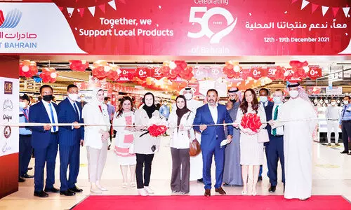 ചെ​റു​കി​ട, ഇ​ട​ത്ത​രം സം​രം​ഭ​ങ്ങ​ൾ പ്രോ​ത്സാ​ഹി​പ്പി​ച്ച്​ ലു​ലു