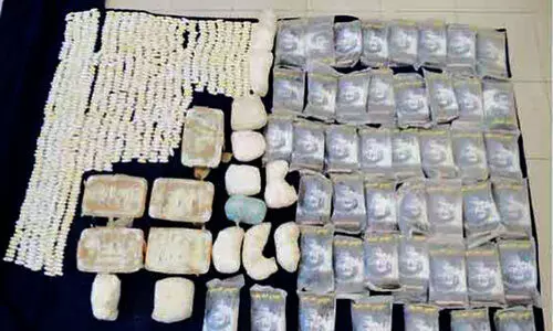 74 കി​ലോ മ​യ​ക്കു​​മ​രു​ന്നു​മാ​യി നാ​ല്​ വി​ദേ​ശി​ക​ൾ പി​ടി​യി​ൽ