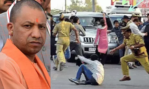 യോഗിയുടെ വാഹനത്തിന്​ നേരെ അക്രമം എന്നപേരിൽ പ്രചരിക്കുന്നത്​ പഴയ വിഡിയോ