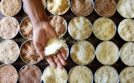 ചോറും തിന്നണ്ട; വയറ്റത്തടിച്ച്​ അരിവില കൂടുന്നു