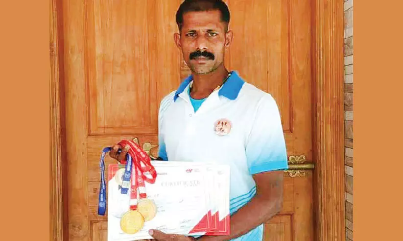 തെങ്ങുകയറ്റക്കാരന് സംസ്ഥാന മാസ്റ്റേഴ്സ് ഗെയിംസിൽ സ്വർണം തെങ്ങുകയറ്റക്കാരന് സംസ്ഥാന മാസ്റ്റേഴ്സ് ഗെയിംസിൽ സ്വർണം