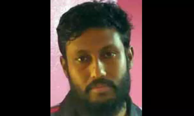 വിവിധയിടങ്ങളിൽനിന്ന് നൂറിലേറെ പവന് സ്വർണം കവർന്ന മോഷ്ടാവ് പിടിയില് വിവിധയിടങ്ങളിൽനിന്ന് നൂറിലേറെ പവന് സ്വർണം കവർന്ന മോഷ്ടാവ് പിടിയില്