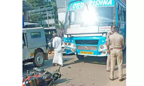 വീട്ടിൽ കൂടാൻ നിൽക്കാതെ പ്രവാസിയുവാവ് യാത്രയായി