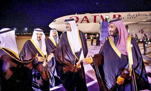 ഗ​ൾ​ഫ് ഉ​ച്ച​കോ​ടി: ​രാ​ഷ്​​ട്ര​ത്ത​ല​വ​ന്മാ​രെ നേ​രി​ട്ട്​ സ്വീ​ക​രി​ച്ച്​ കി​രീ​ടാ​വ​കാ​ശി