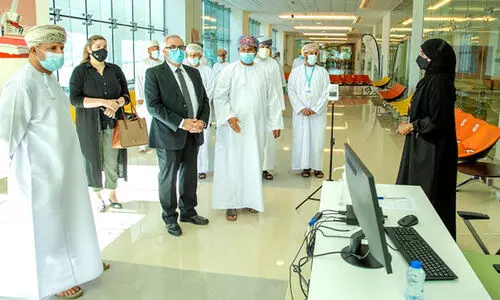 ഡ​ബ്ല്യു.​എ​ച്ച്.​ഒ പ്ര​തി​നി​ധി പ്ര​തി​രോ​ധ കു​ത്തി​വെ​പ്പ്​ കേ​ന്ദ്രം സ​ന്ദ​ർ​ശി​ച്ചു