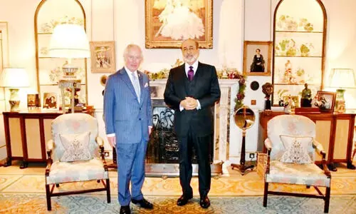 സുൽത്താൻ ചാൾസ്​ രാജകുമാരനുമായി ചർച്ച നടത്തി