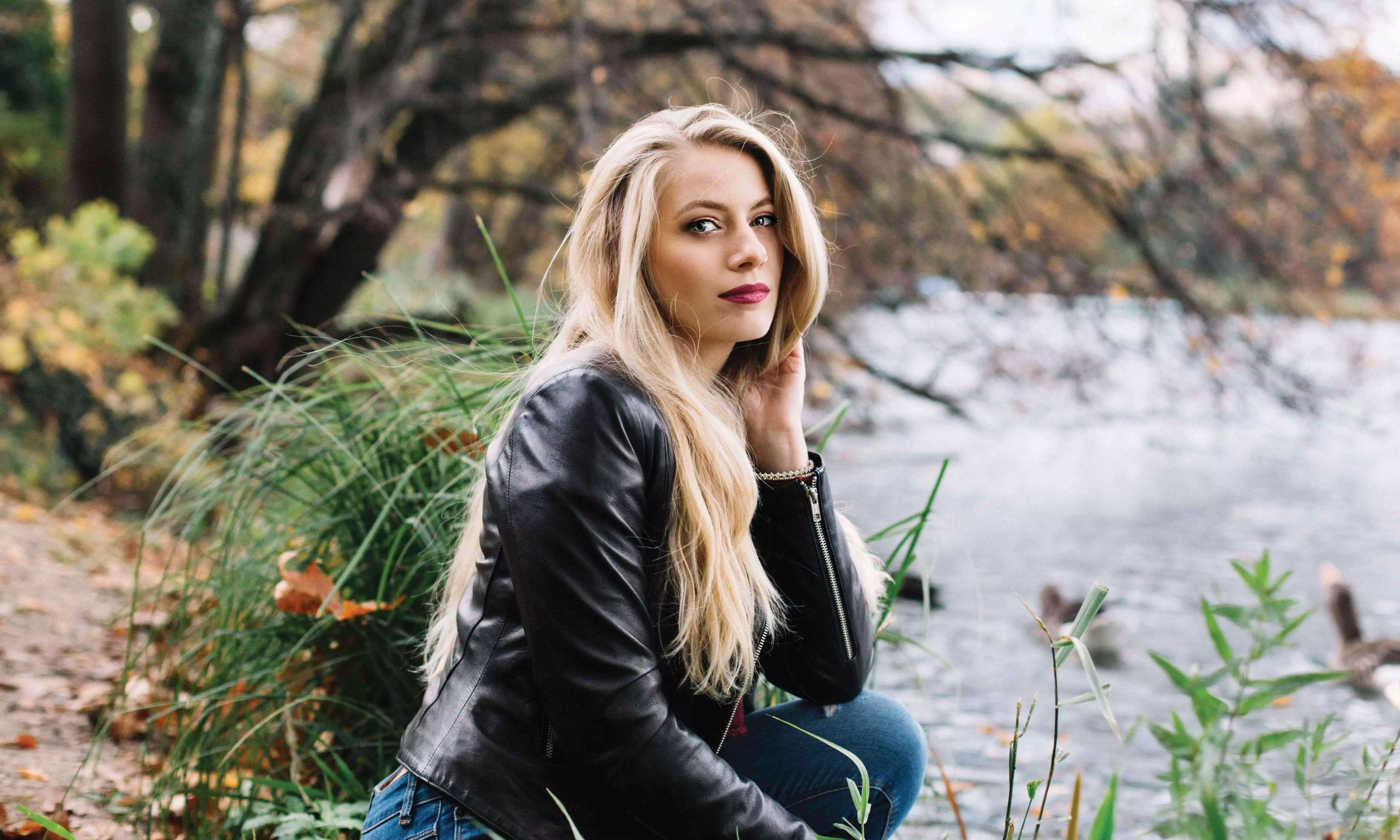 തെളിനീർകണക്കെ മലയാളം പറയുന്ന അമേരിക്കക്കാരി; സ​മൂ​ഹ​മാ​ധ്യ​മ​ങ്ങ​ളിൽ വൈ​റ​ലാ​യ അപർണയുടെ ജീവിതം..