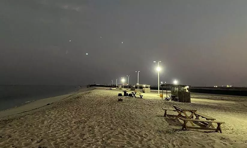 ശമാലിൽ വനിതകൾക്ക് മാത്രമായി കടൽത്തീരം ശമാലിൽ വനിതകൾക്ക് മാത്രമായി കടൽത്തീരം