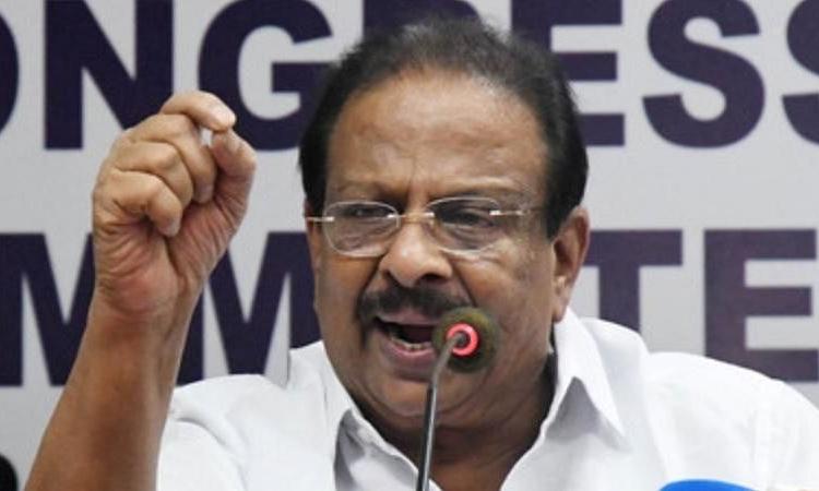 ഡി.സി.സി ഭാരവാഹികളുടെ പാനൽ ഉടൻ സമർപ്പിക്കണം ഡി.സി.സി ഭാരവാഹികളുടെ പാനൽ ഉടൻ സമർപ്പിക്കണം