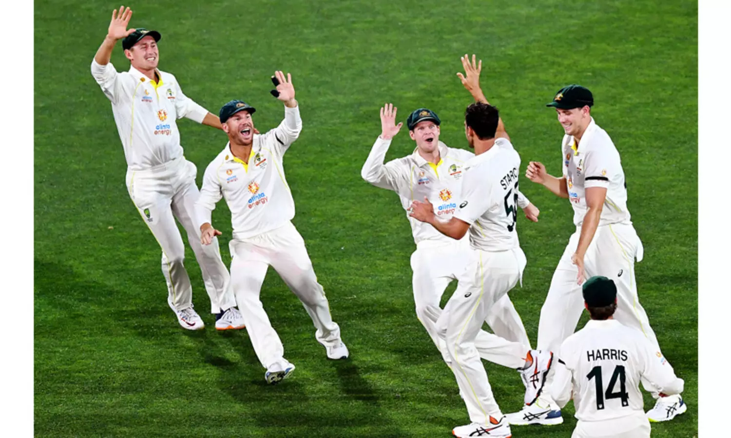 ആ​ഷ​സിൽ ഓസീസ്​ കുതിപ്പ്