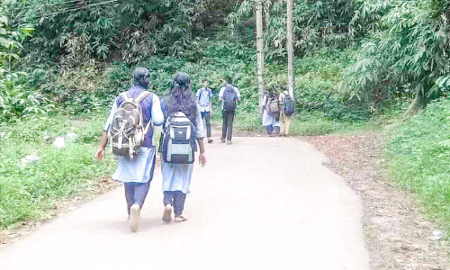 പഠനം ലളിതം; യാത്ര അതികഠിനം