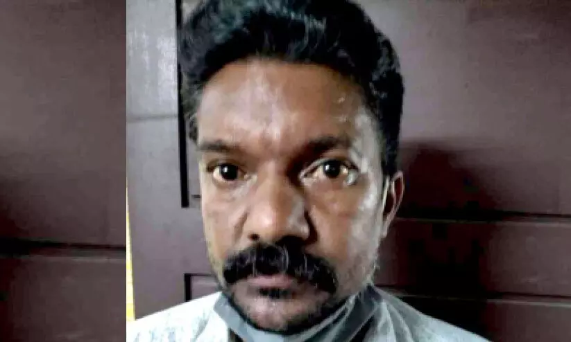 പണം വാങ്ങി മുങ്ങിയ കോണ്ട്രാക്ടർ പിടിയില് പണം വാങ്ങി മുങ്ങിയ കോണ്ട്രാക്ടർ പിടിയില്