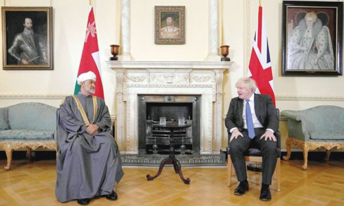 സു​ൽ​ത്താ​ൻ ​ബ്രി​ട്ടീ​ഷ് പ്ര​ധാ​ന​മ​ന്ത്രി​യു​മാ​യി കൂ​ടി​ക്കാ​ഴ്​​ച ന​ട​ത്തി