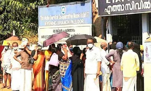 വരുമാന സർട്ടിഫിക്കറ്റ്​; ദുരിതക്കാത്തിരിപ്പിൽ അപേക്ഷകർ