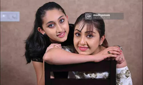 ഈ പ​റ​ക്കും​ ത​ളി​ക​യി​ലെ ബ​സ​ന്തി​ ഇതാ ഇവിടെയുണ്ട്​; നിത്യാദാസ്​ കുടുംബ വിശേഷങ്ങൾ പറയുന്നു...