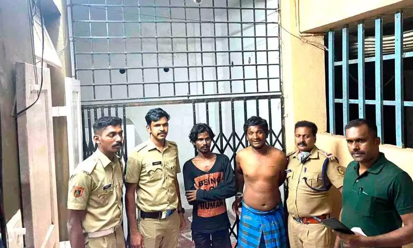 ആൾത്താമസമില്ലാത്ത വീട്ടിൽ മോഷണശ്രമം; തമിഴ്നാട് സ്വദേശികൾ അറസ്റ്റിൽ ആൾത്താമസമില്ലാത്ത വീട്ടിൽ മോഷണശ്രമം; തമിഴ്നാട് സ്വദേശികൾ അറസ്റ്റിൽ