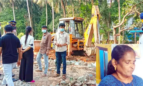 കൊടുവള്ളി മേൽപാലം നിർമാണം: ഗിരിജയുടെ വീട് പൊളിച്ചുമാറ്റി