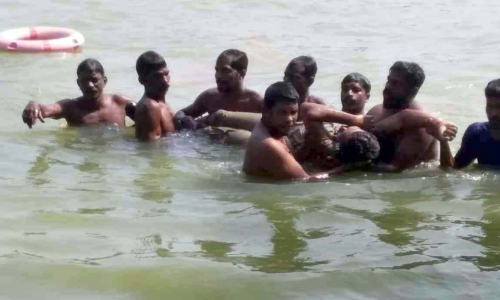 കായൽ ദുരന്തം: ജീവൻ തിരിച്ചുപിടിച്ചത് വിശ്വസിക്കാനാവാതെ സി.ഐ പ്രശാന്ത് കായൽ ദുരന്തം: ജീവൻ തിരിച്ചുപിടിച്ചത് വിശ്വസിക്കാനാവാതെ സി.ഐ പ്രശാന്ത്