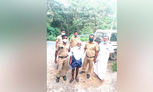 അവശനിലയിൽ കണ്ട വയോധികനെ അഗതിമന്ദിരത്തിലേക്ക് മാറ്റി