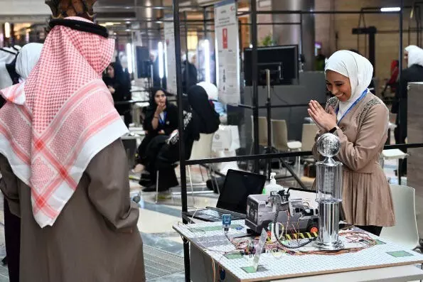 കു​വൈ​ത്ത്​ സ​ർ​വ​ക​ലാ​ശാ​ല​യി​ൽ എ​ൻ​ജി​നീ​യ​റി​ങ്​   വി​ദ്യാ​ർ​ഥി​ക​ളു​ടെ പ്ര​ദ​ർ​ശ​നം