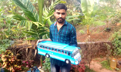 ഫോം ഷീറ്റിൽ ബസ് മിനിയേച്ചർ ഒരുക്കി ശരത്